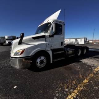 Freightliner Cascadia 126 Day Cab Truck - 450HP, 12 Speed Automatic