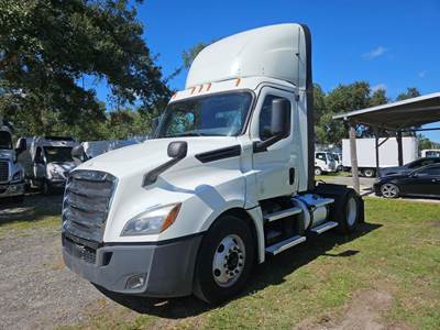 Freightliner Cascadia 126 Single Axle Day Cab Truck - 410HP, 12 Speed Automatic