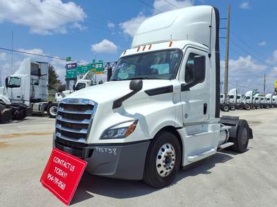 Freightliner Cascadia 126 Single Axle Day Cab Truck - 400HP, 12 Speed Automatic