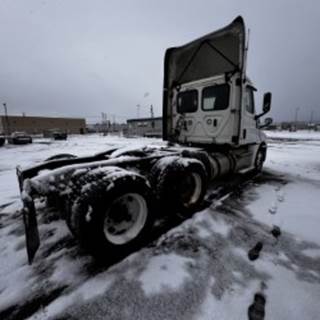 Freightliner Cascadia 126 Day Cab Truck - 450HP, 12 Speed Automatic