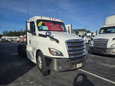 Freightliner Cascadia 126 Day Cab Truck - 450HP, 12 Speed Automatic