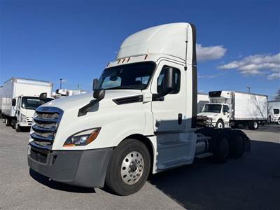 Freightliner Cascadia 126 Day Cab Truck - 400HP, 12 Speed Automatic