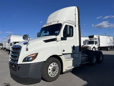 Freightliner Cascadia 126 Day Cab Truck - 455HP, 12 Speed Automatic