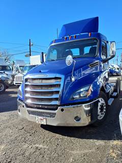 Freightliner Cascadia 126 Day Cab Truck - 410HP, 12 Speed Automatic