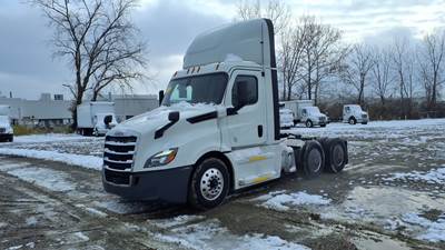 Freightliner Cascadia 126 Day Cab Truck - 400HP, 12 Speed Automatic