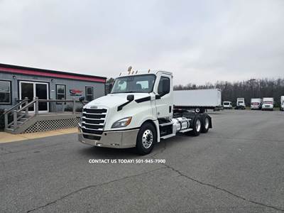 Freightliner Cascadia 126 Day Cab Truck - 450HP, 12 Speed Automatic