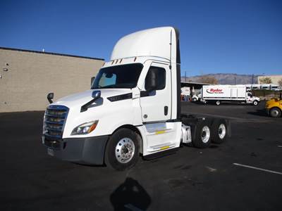 Freightliner Cascadia 126 Day Cab Truck - 400HP, 12 Speed Automatic