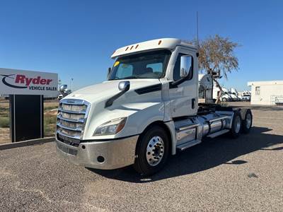 Freightliner Cascadia 126 Day Cab Truck - 505HP, 12 Speed Automatic