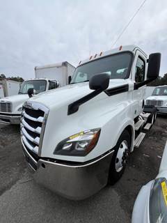 Freightliner Cascadia 126 Day Cab Truck - 450HP, 12 Speed Automatic
