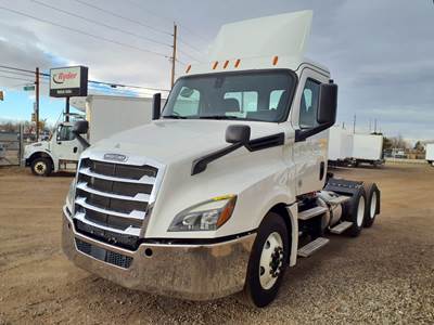 Freightliner Cascadia 126 Day Cab Truck - 455HP, 12 Speed Automatic