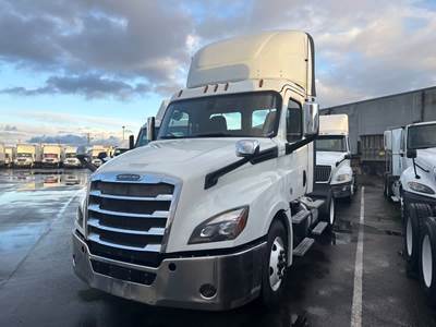 Freightliner Cascadia 126 Single Axle Day Cab Truck - 410HP, 12 Speed Automatic