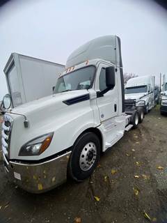 Freightliner Cascadia 126 Day Cab Truck - 410HP, 12 Speed Automatic