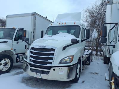 Freightliner Cascadia 126 Day Cab Truck - 455HP, 10 Speed Manual