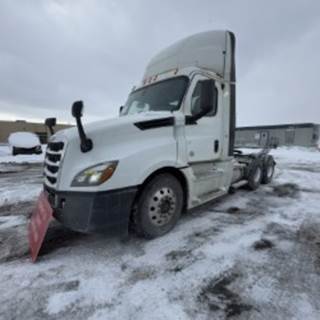 Freightliner Cascadia 126 Day Cab Truck - 455HP, 12 Speed Automatic