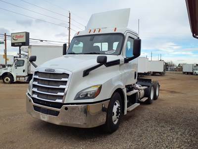 Freightliner Cascadia 126 Day Cab Truck - 455HP, 12 Speed Automatic