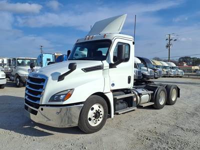 Freightliner Cascadia 126 Day Cab Truck - 455HP, 12 Speed Automatic
