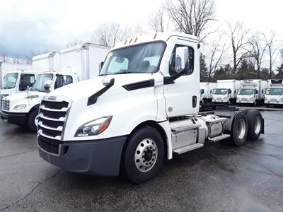 Freightliner Cascadia 126 Day Cab Truck - 450HP, 10 Speed Manual
