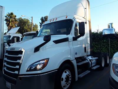 Freightliner Cascadia 126 Day Cab Truck - 450HP, 10 Speed Automatic