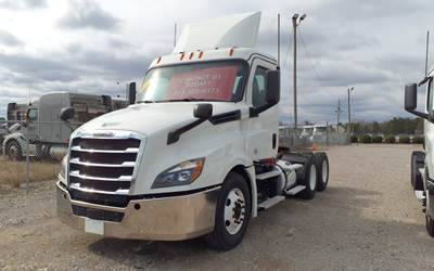 Freightliner Cascadia 126 Day Cab Truck - 450HP, 12 Speed Automatic