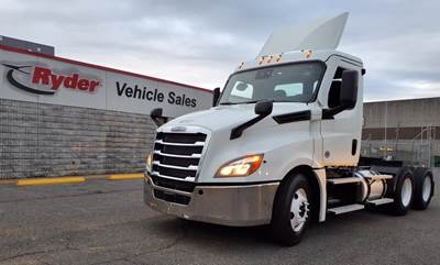 Freightliner Cascadia 126 Day Cab Truck - 450HP, 12 Speed Automatic