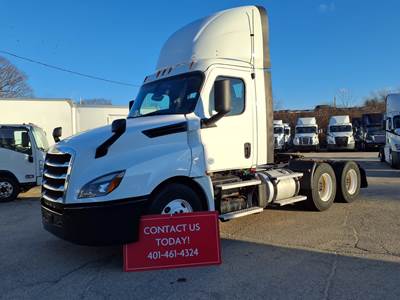 Freightliner Cascadia 126 Day Cab Truck - 455HP, 12 Speed Automatic
