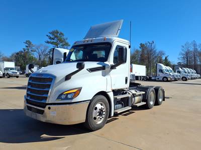 Freightliner Cascadia 126 Day Cab Truck - 455HP, 12 Speed Automatic