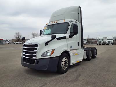 Freightliner Cascadia 126 Day Cab Truck - 400HP, 12 Speed Automatic