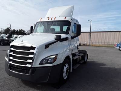 Freightliner Cascadia 126 Single Axle Day Cab Truck - 450HP, 12 Speed Automatic