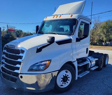 Freightliner Cascadia 126 Day Cab Truck - 450HP, 12 Speed Automatic