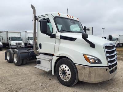 Freightliner Cascadia 126 Day Cab Truck - 450HP, 12 Speed Automatic