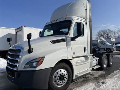 Freightliner Cascadia 126 Day Cab Truck - 455HP, 12 Speed Automatic
