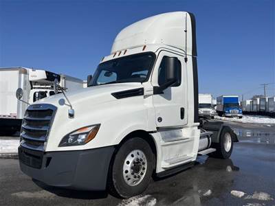Freightliner Cascadia 126 Single Axle Day Cab Truck - 455HP, 12 Speed Automatic