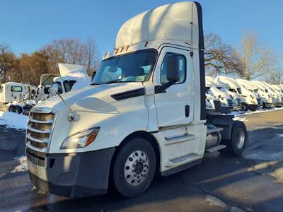 Freightliner Cascadia 126 Single Axle Day Cab Truck - 455HP, 12 Speed Automatic