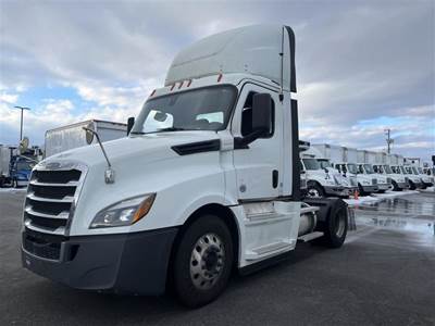Freightliner Cascadia 126 Single Axle Day Cab Truck - 455HP, 12 Speed Automatic