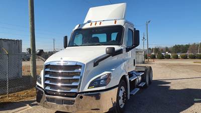 Freightliner Cascadia 126 Day Cab Truck - 450HP, 12 Speed Automatic