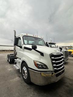 Freightliner Cascadia 126 Day Cab Truck - 450HP, 12 Speed Automatic