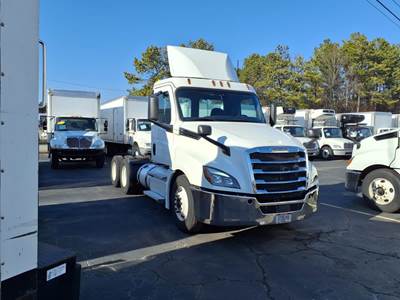Freightliner Cascadia 126 Day Cab Truck - 455HP, 12 Speed Automatic
