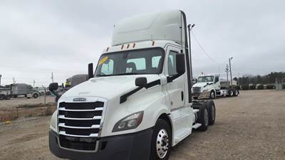 Freightliner Cascadia 126 Day Cab Truck - 400HP, 12 Speed Automatic