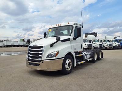 Freightliner Cascadia 126 Day Cab Truck - 410HP, 12 Speed Automatic