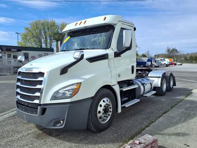 Freightliner Cascadia 126 Day Cab Truck - 505HP, 13 Speed Manual