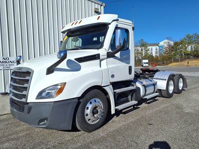 Freightliner Cascadia 126 Day Cab Truck - 505HP, 13 Speed Manual
