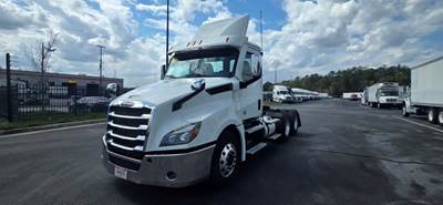 Freightliner Cascadia 126 Day Cab Truck - 455HP, 12 Speed Automatic