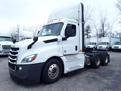 Freightliner Cascadia 126 Day Cab Truck - 400HP, 12 Speed Automatic