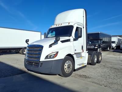 Freightliner Cascadia 126 Day Cab Truck - 400HP, 12 Speed Automatic
