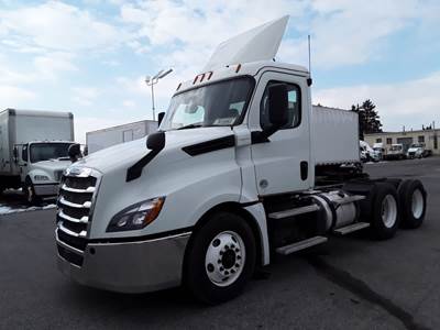 Freightliner Cascadia 126 Day Cab Truck - 450HP, 12 Speed Automatic