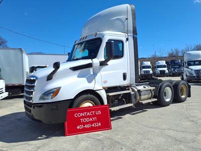 Freightliner Cascadia 126 Day Cab Truck - 450HP, 10 Speed Manual