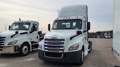 Freightliner Cascadia 126 Day Cab Truck - 400HP, 12 Speed Automatic