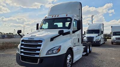 Freightliner Cascadia 126 Day Cab Truck - 400HP, 12 Speed Automatic
