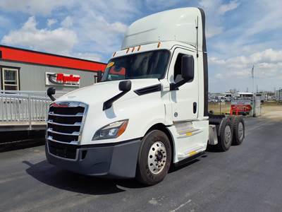 Freightliner Cascadia 126 Day Cab Truck - 400HP, 12 Speed Automatic