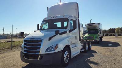 Freightliner Cascadia 126 Day Cab Truck - 400HP, 12 Speed Automatic